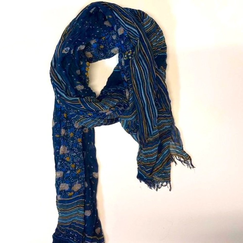 Blue Floral Print Scarf